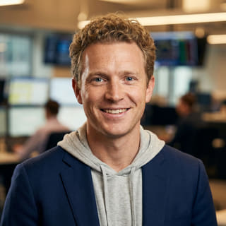 Ryan Brooks, presentado como analista principal de trading en Fresno Inverazgo, en una imagen de perfil